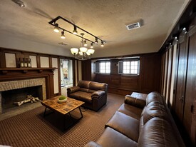 Building Photo - 24 S River St