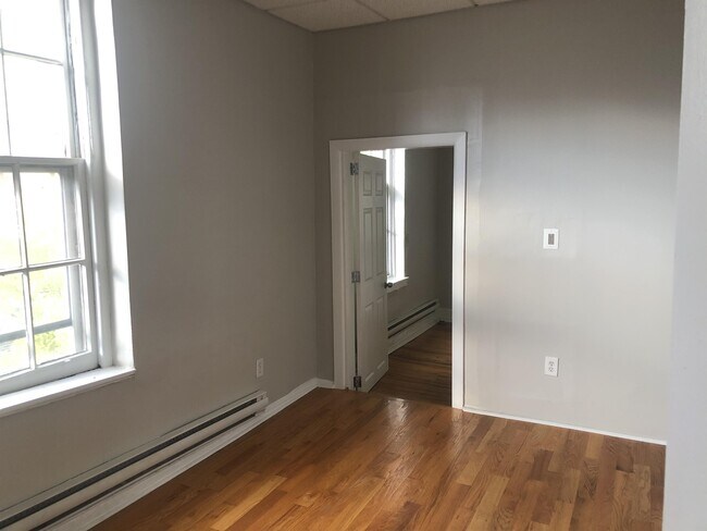 Building Photo - 1114 Spruce St