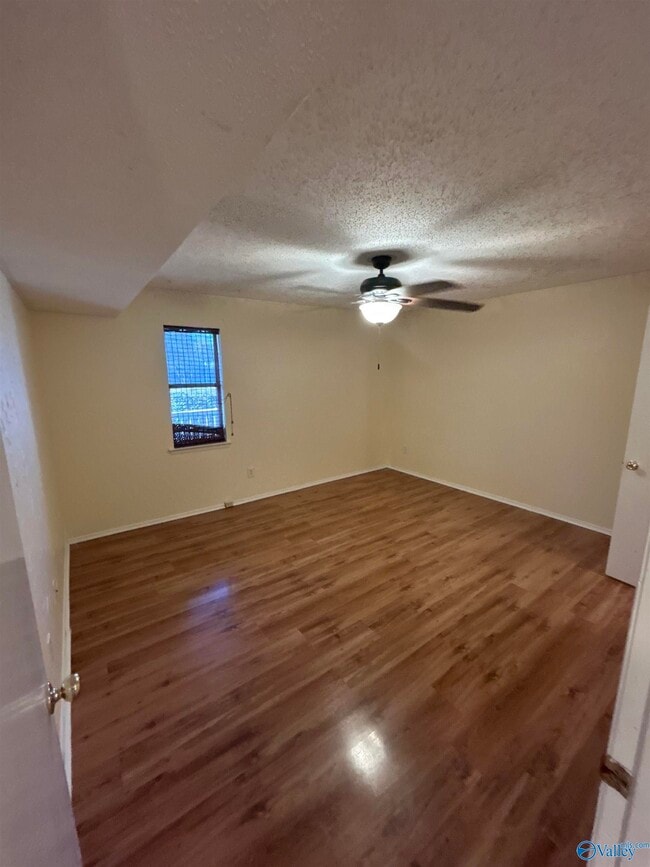 Building Photo - 6620 Willow Pointe Dr NW