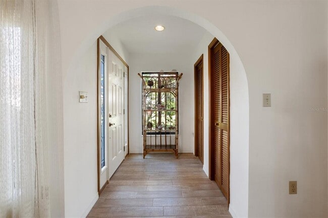 Building Photo - 2637 Sunburst Ct