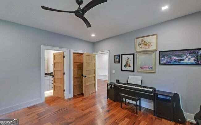 Building Photo - 675 Freedom Heights Dr