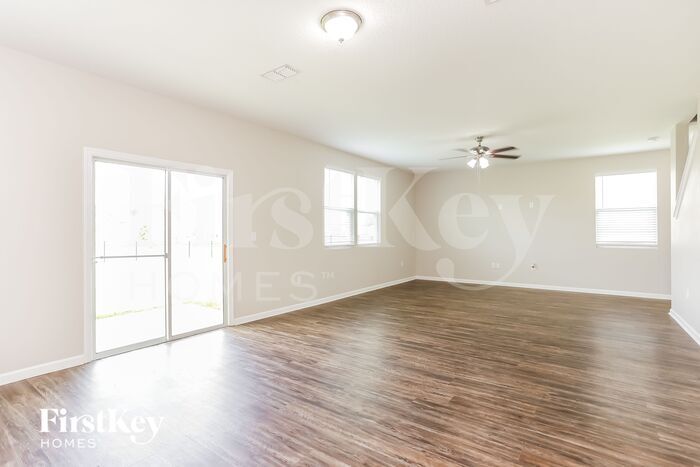 Building Photo - 6793 Sandle Dr