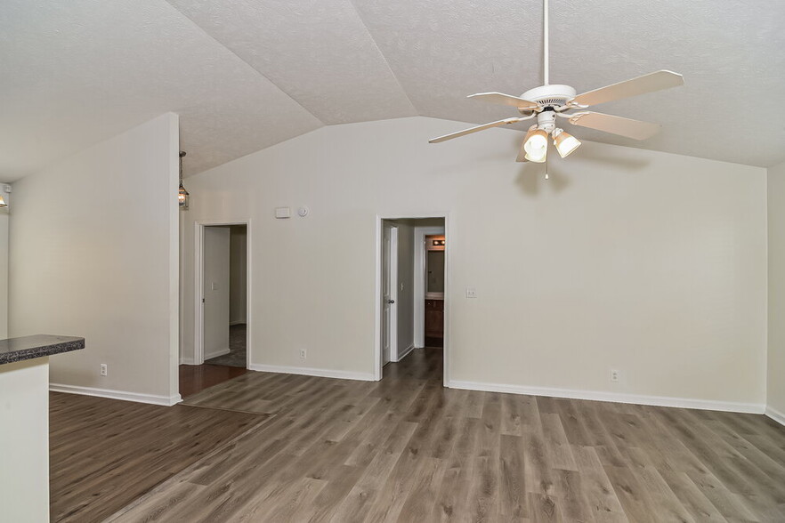 Building Photo - 3128 Sherborne Ct