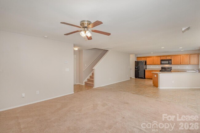 Building Photo - 6442 Ridgeview Commons Dr