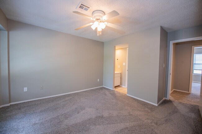 Building Photo - 2305 E Kantz Cv