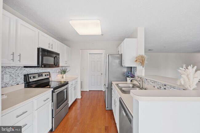 Building Photo - 699 Winding Stream Way