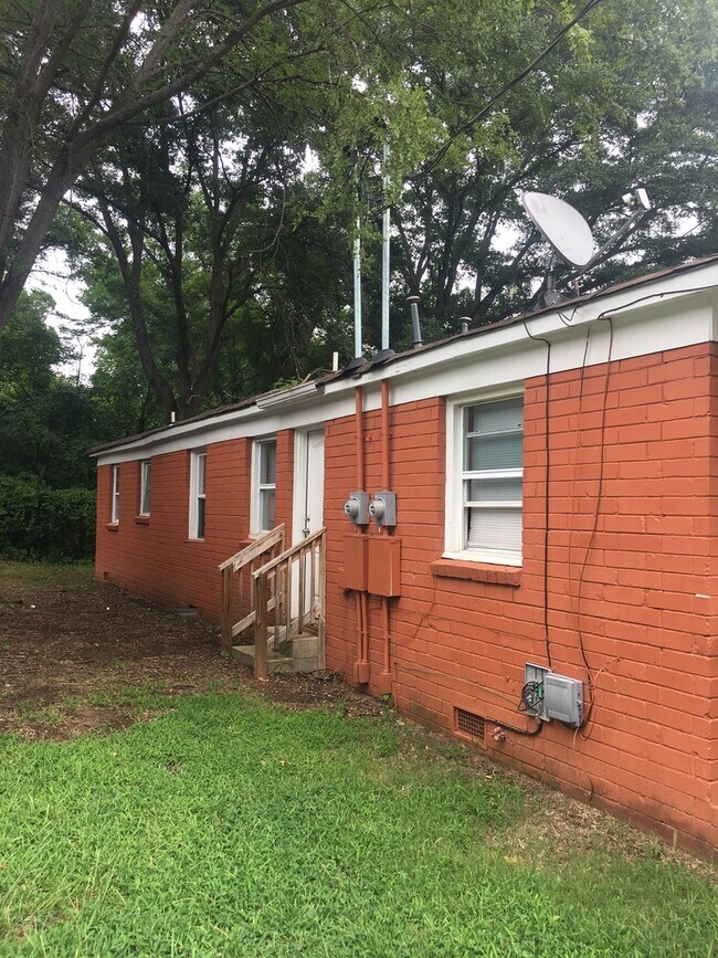 Building Photo - 3403 Reid Ave