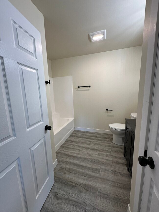 Building Photo - Valley View Estates C