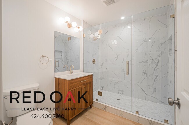 Building Photo - 6738 Independence Ave