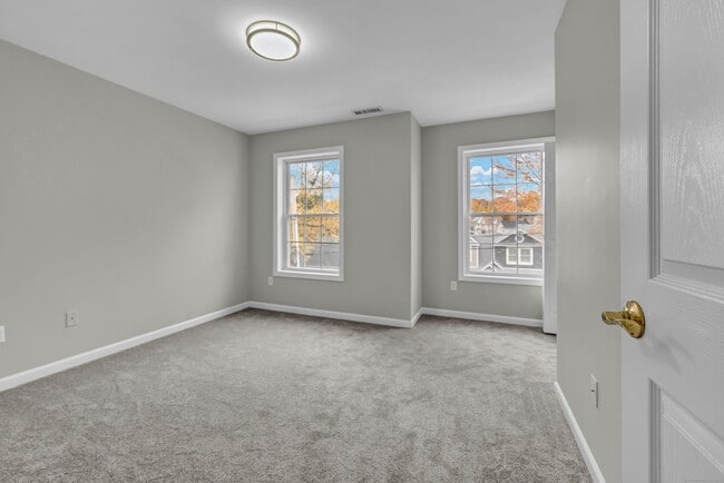 Building Photo - 26 Roger Ave