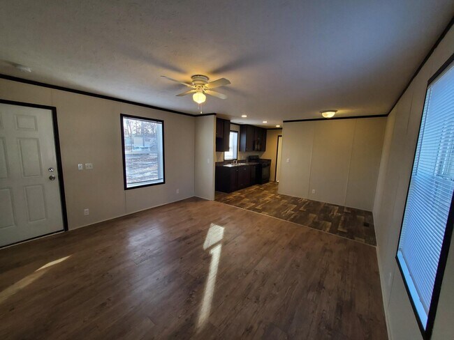 Building Photo - 11 Sparrow Hill Dr