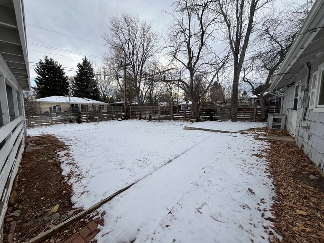 Building Photo - Charming 3-Bed Gem in the Heart of Boulder: Modern Upgrades, Fenced Yard, and Convenient Amenities!