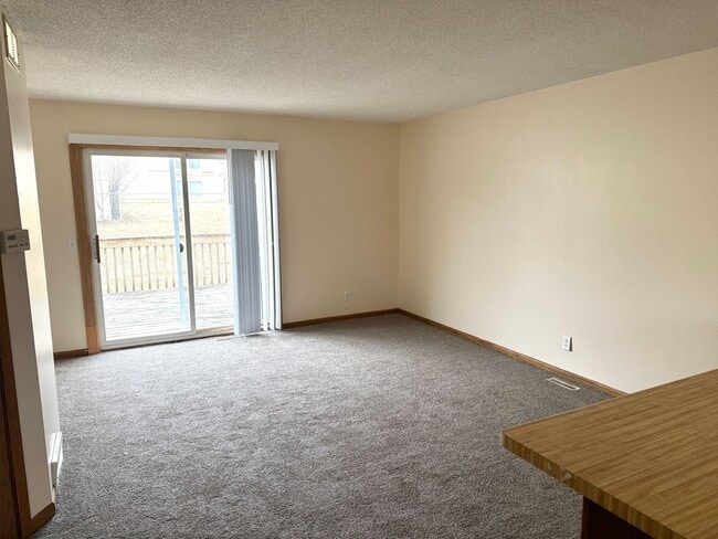 Building Photo - Two Bedroom Apartment in Rochester MN