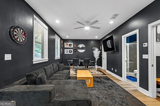 Building Photo - 720 Avondale Hills Dr