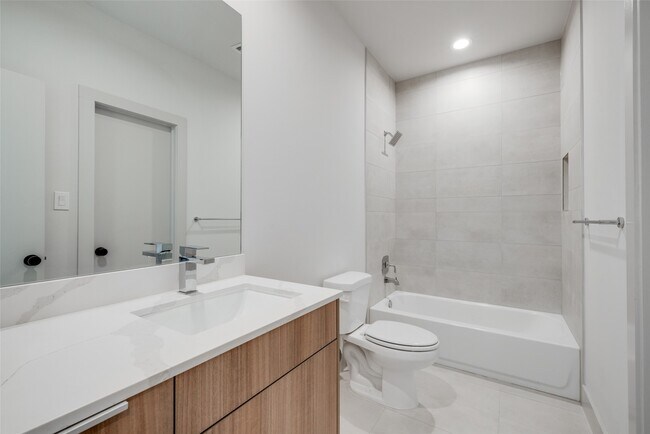 Building Photo - 4402 Santorini Ln