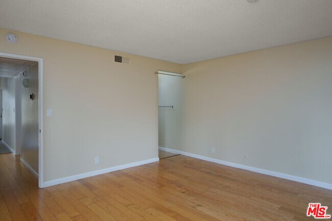Building Photo - 5045 Maytime Ln