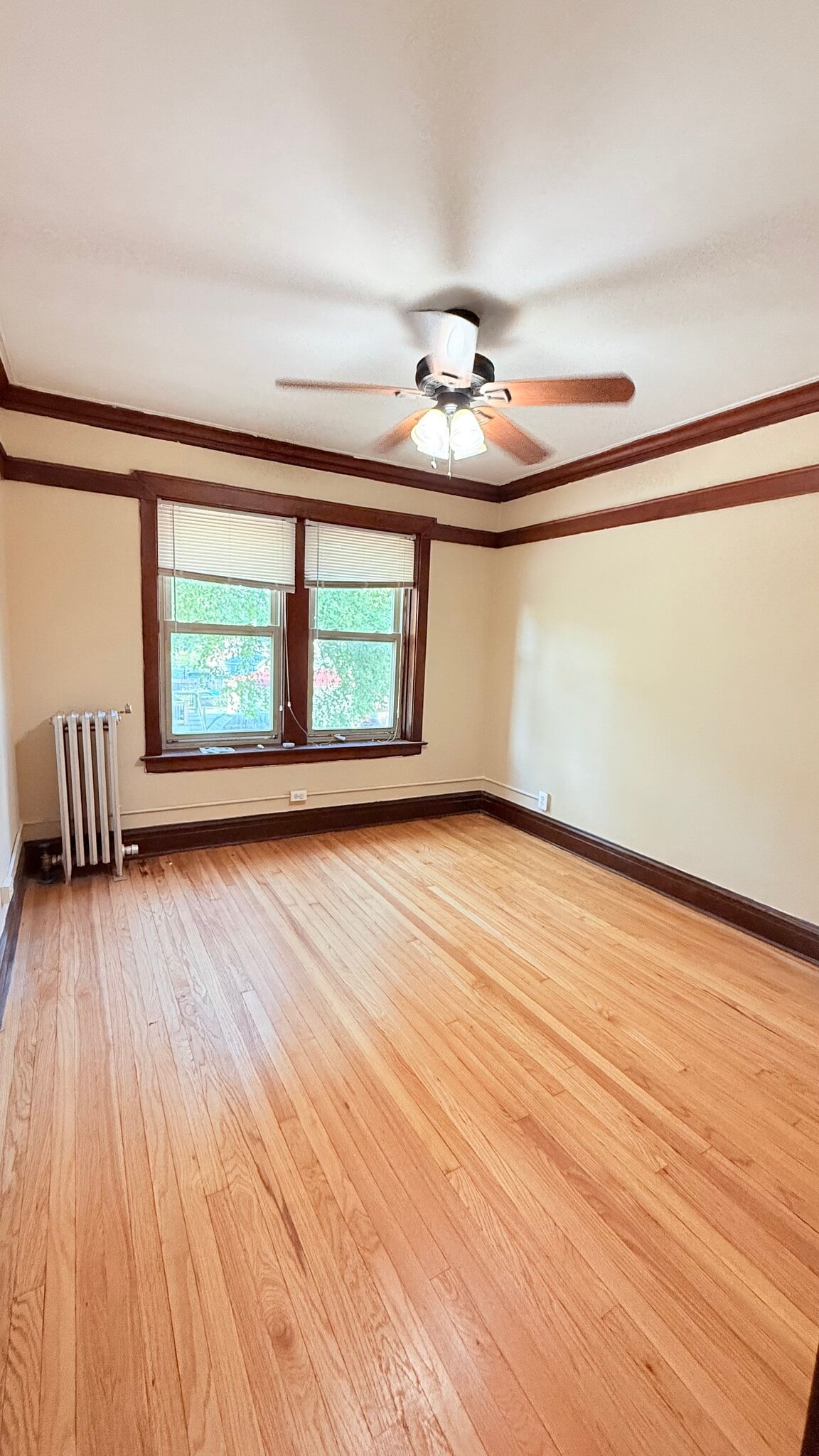Building Photo - 4453 W Dickens Ave