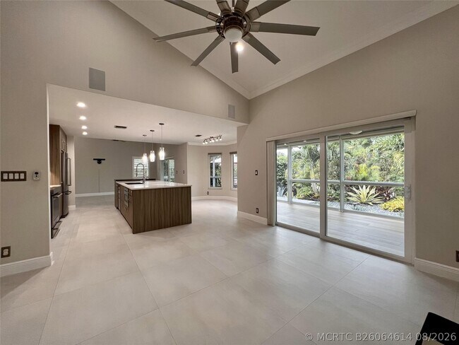 Building Photo - 720 Birdie Ct