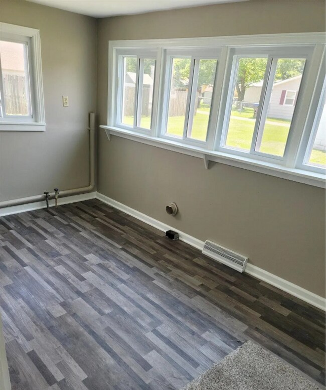 Building Photo - GREAT SILVER LAKE HOME!!