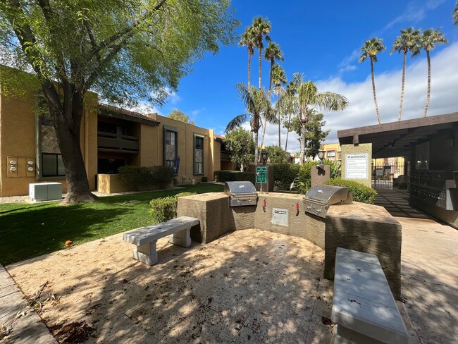 Building Photo - 2 Bedroom Condo in the Scottsdale Terrace ...