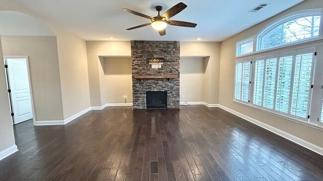 Building Photo - Stunning Cumming Executive Home, Hand Scraped Hardwoods, Custom Upgrades!