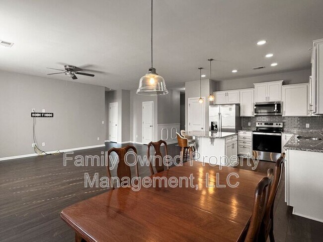 Building Photo - 166 Hayworth Rd