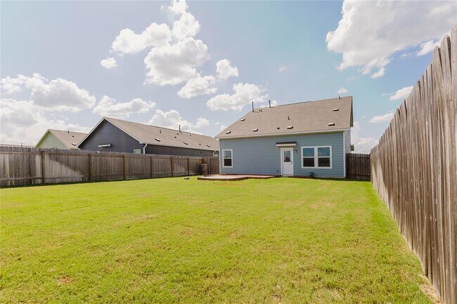 Building Photo - 504 Thunderstorm Ave