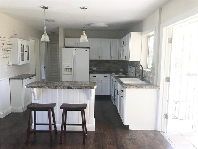 Building Photo - 4745 Escalante Dr