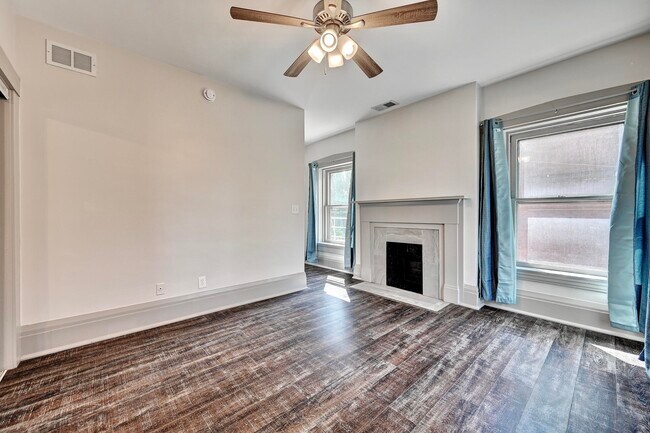 Building Photo - 519 Greenup St