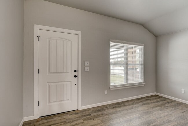 Building Photo - 710 League Cir