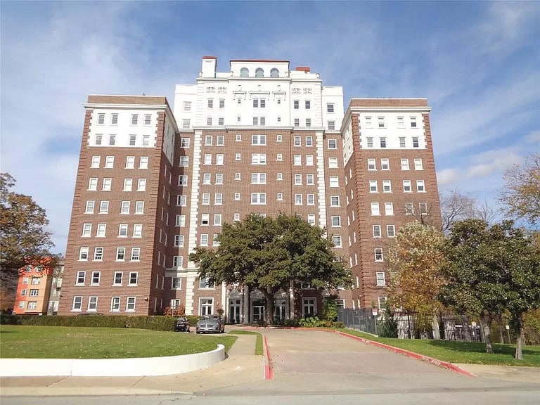 Building Photo - 329 E Colorado Blvd