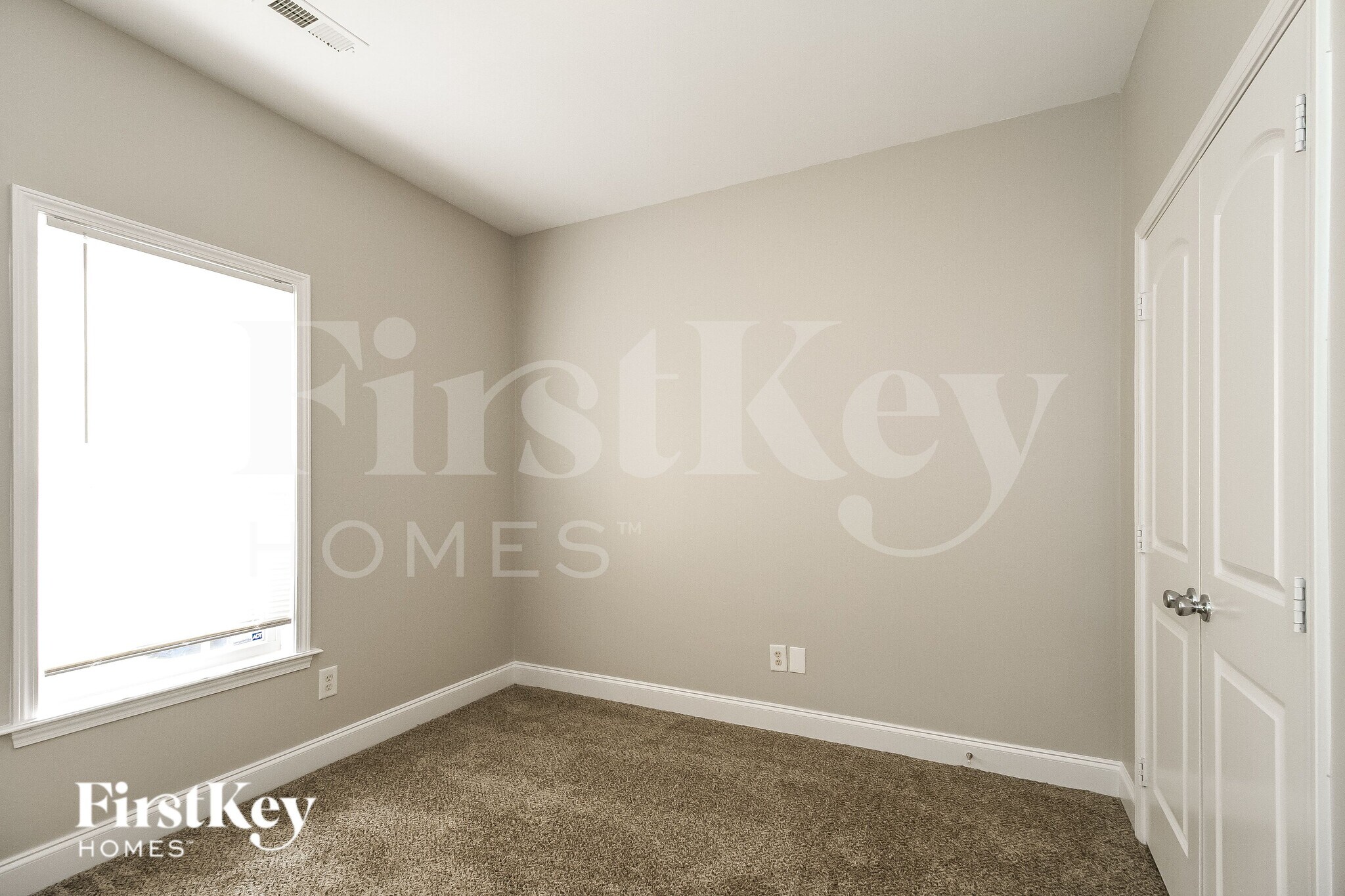 Building Photo - 3117 Knoll Ridge Dr