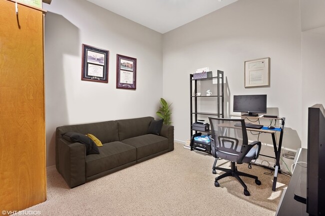 Building Photo - 165 N Canal St