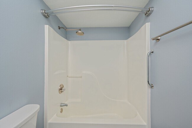Building Photo - Completely Renovated Home in Niceville!