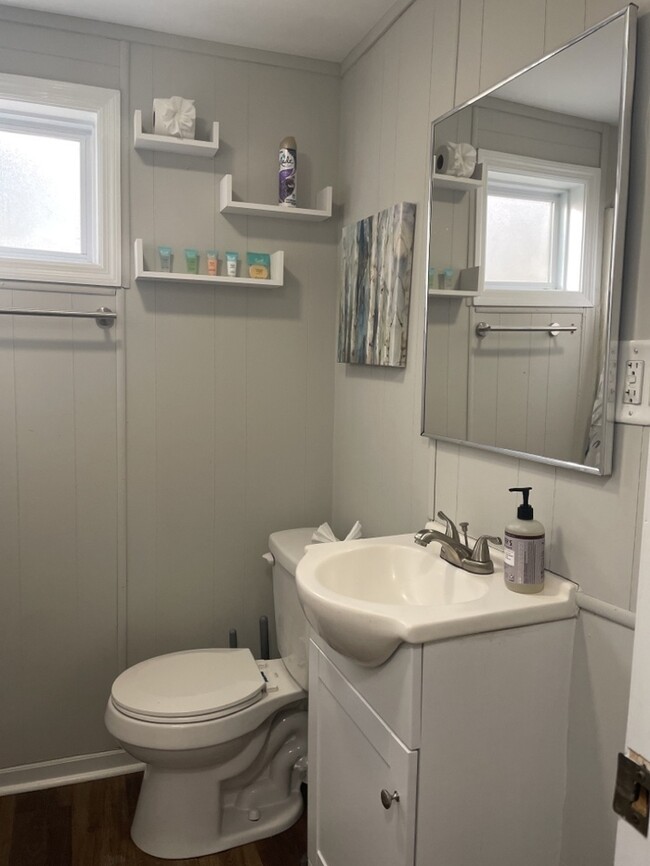 Building Photo - FULLY FURNISHED 408 Miles Road