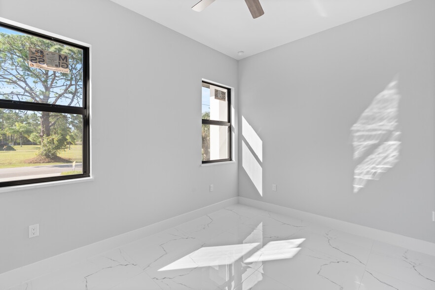 Building Photo - 3501 10th St SW