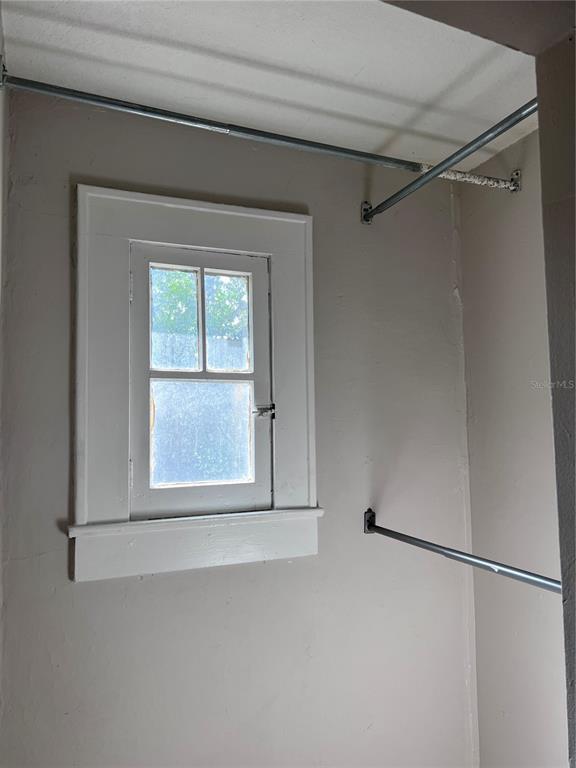 Building Photo - 624 E Anderson St