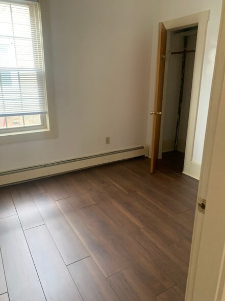 Building Photo - 73 Sycamore St