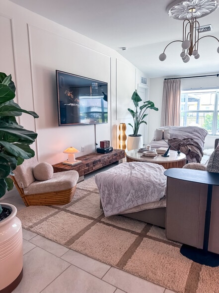 Building Photo - 4082 San Clemente Ct