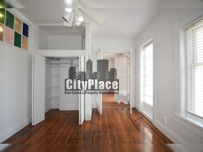 Building Photo - 642 S Meridian St