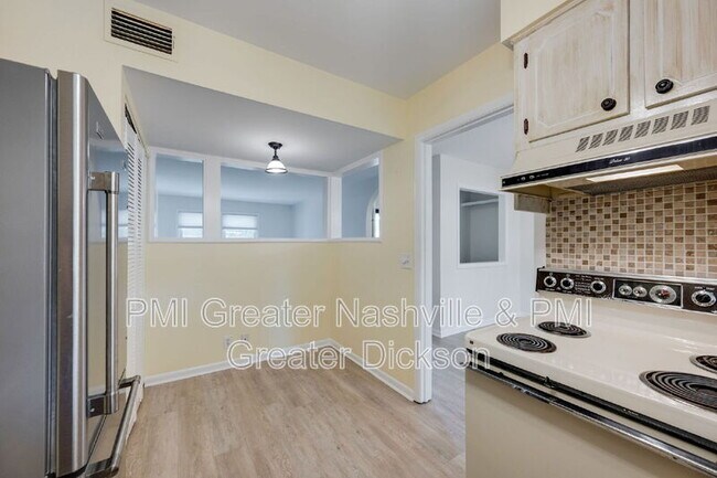 Building Photo - 3000 Hillsboro Pike