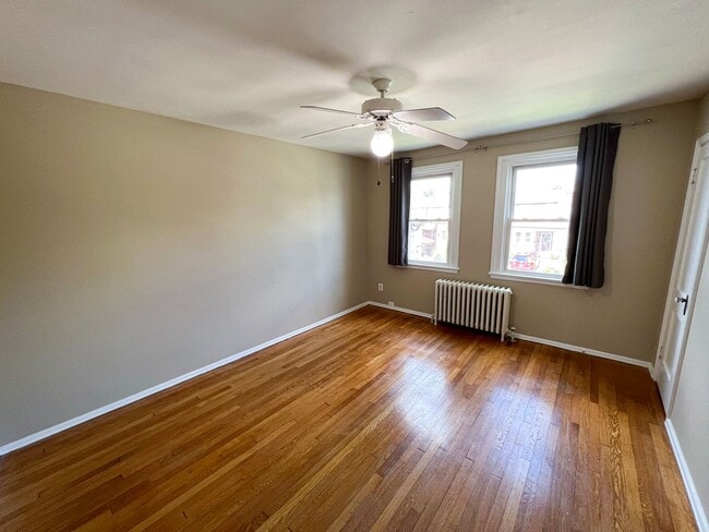 Building Photo - Charming 2 Bed 2 Bath Brick Townhome With A Fully Fenced Yard In Beautiful Foxcroft Heights