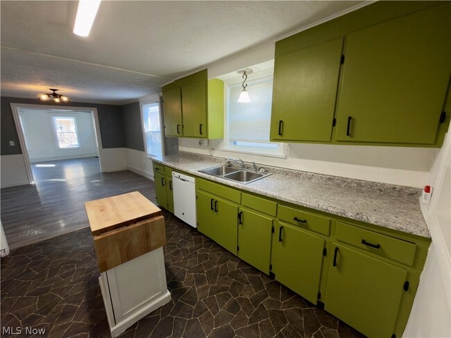 Building Photo - 142 Beaver Ct