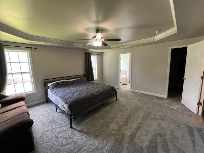 Building Photo - Spacious 3 Bed, 2 Bath Home in Westgate