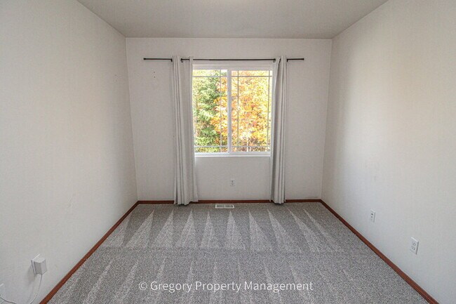 Building Photo - 14622 4th Ave W