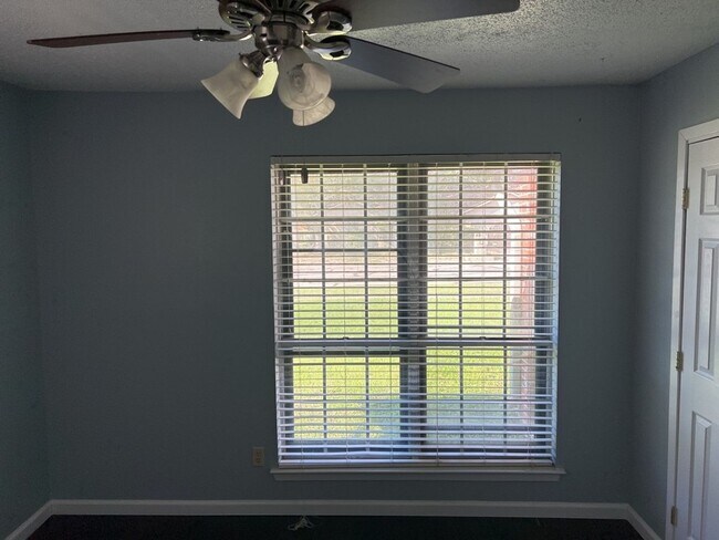 Building Photo - **2 weeks Free Rent***2310 Zinnia Court, K...