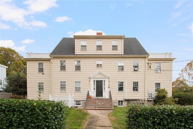 Primary Photo - 118 Ruggles Ave