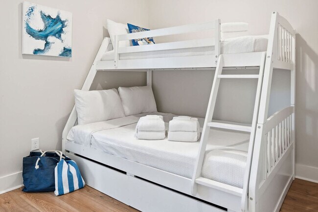 Building Photo - 21310 Pompano Ave