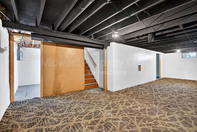 Building Photo - 345 Caithness Rd