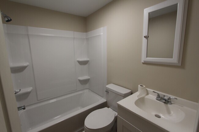 Building Photo - 3915 Foster Dr